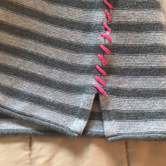 Grey striped Orly cotton sweater with pink heart embellishments - Picture 6 of 12